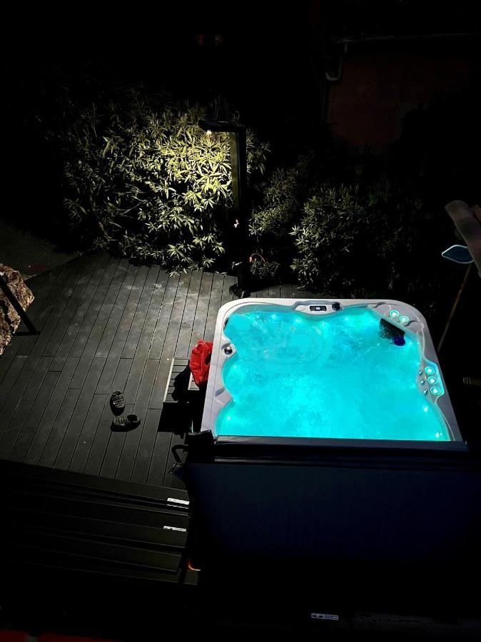 Les Mimosas Spa-jacuzzi Villa *